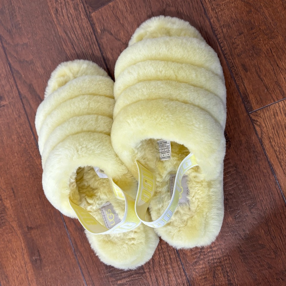 UGG women sandal size 7